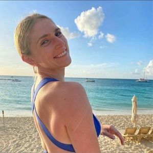 Meet your Posher, Alexia